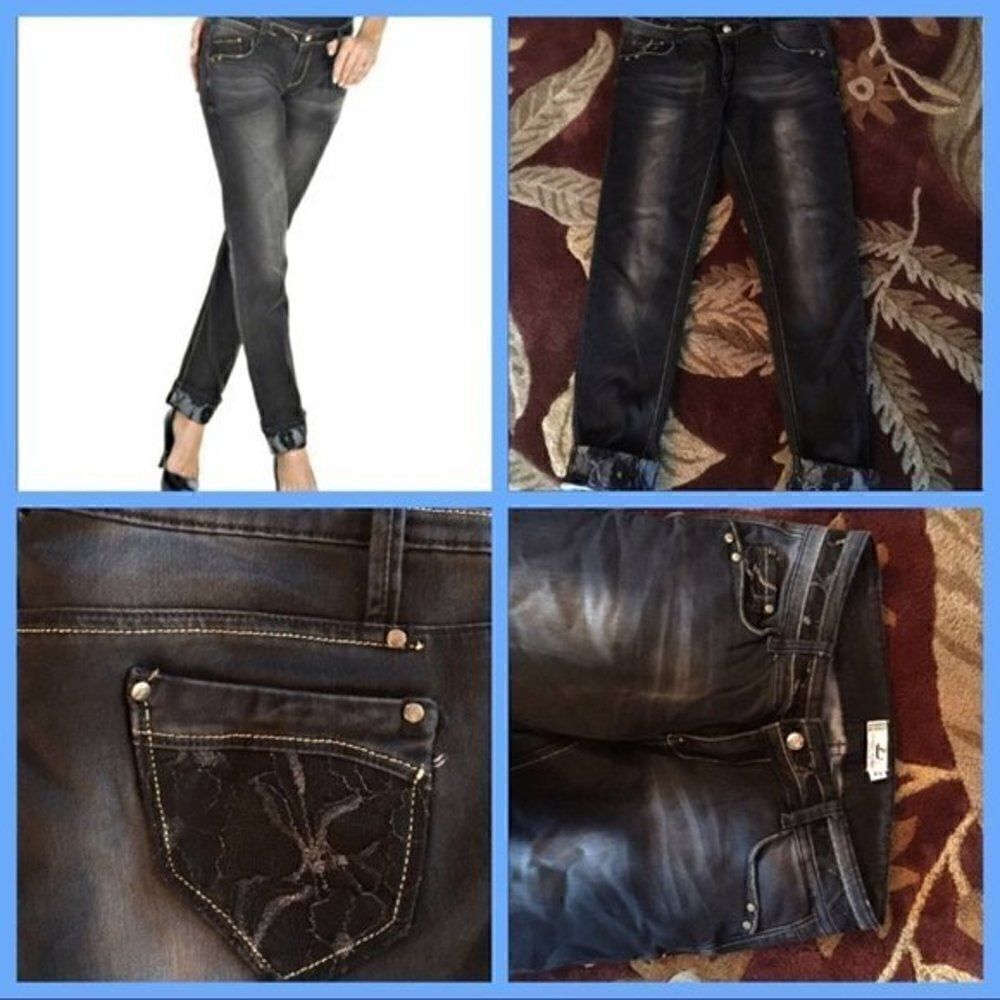 NWOT. Rossi Roma-Straight-Leg and very cute jeans